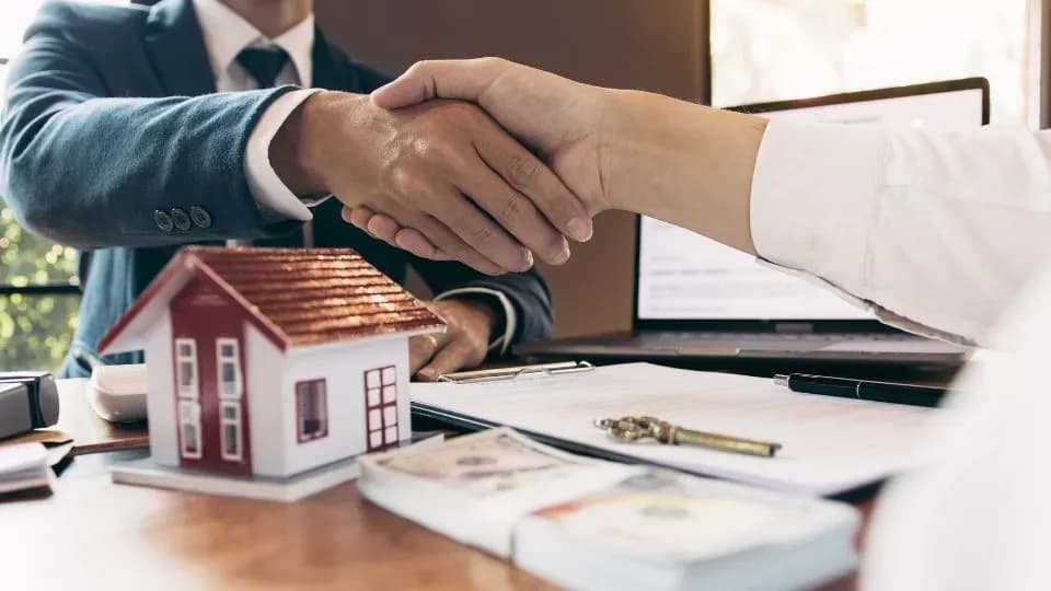 How Choosing the Right Closing Company Can Save You Money